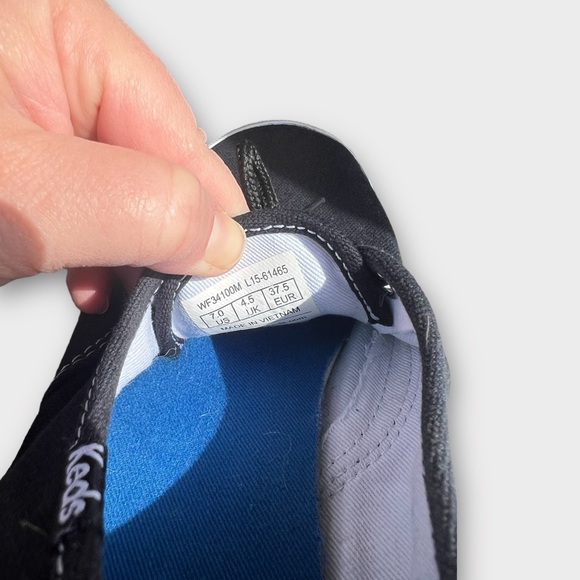 Ladies size 7 Keds sneakers, charcoal/ black canvas in good condition. - Picture 4 of 8